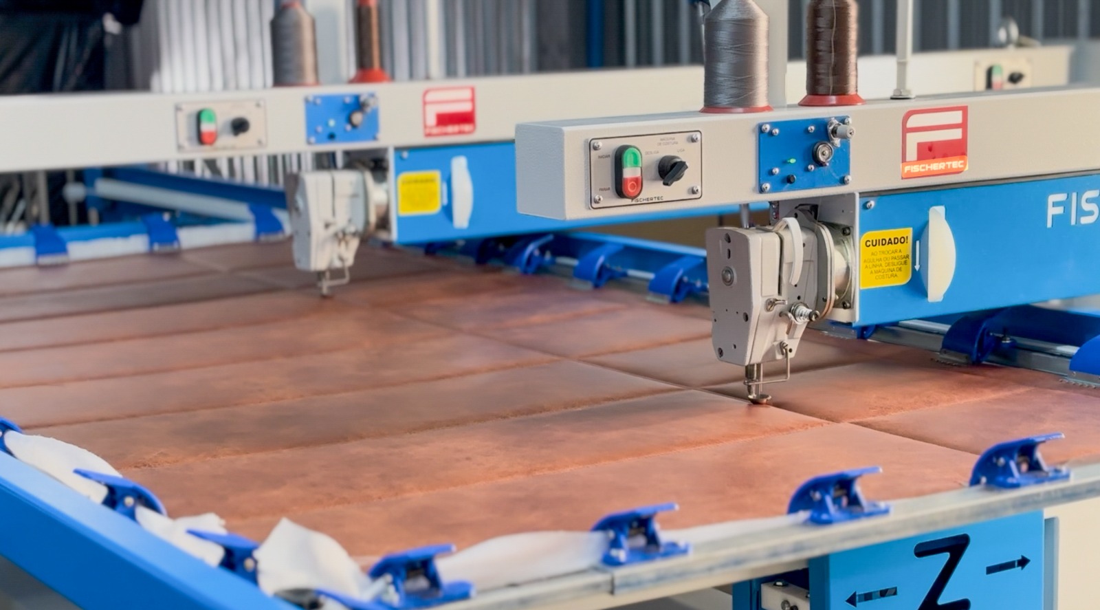 Máquina Fischertec em operação